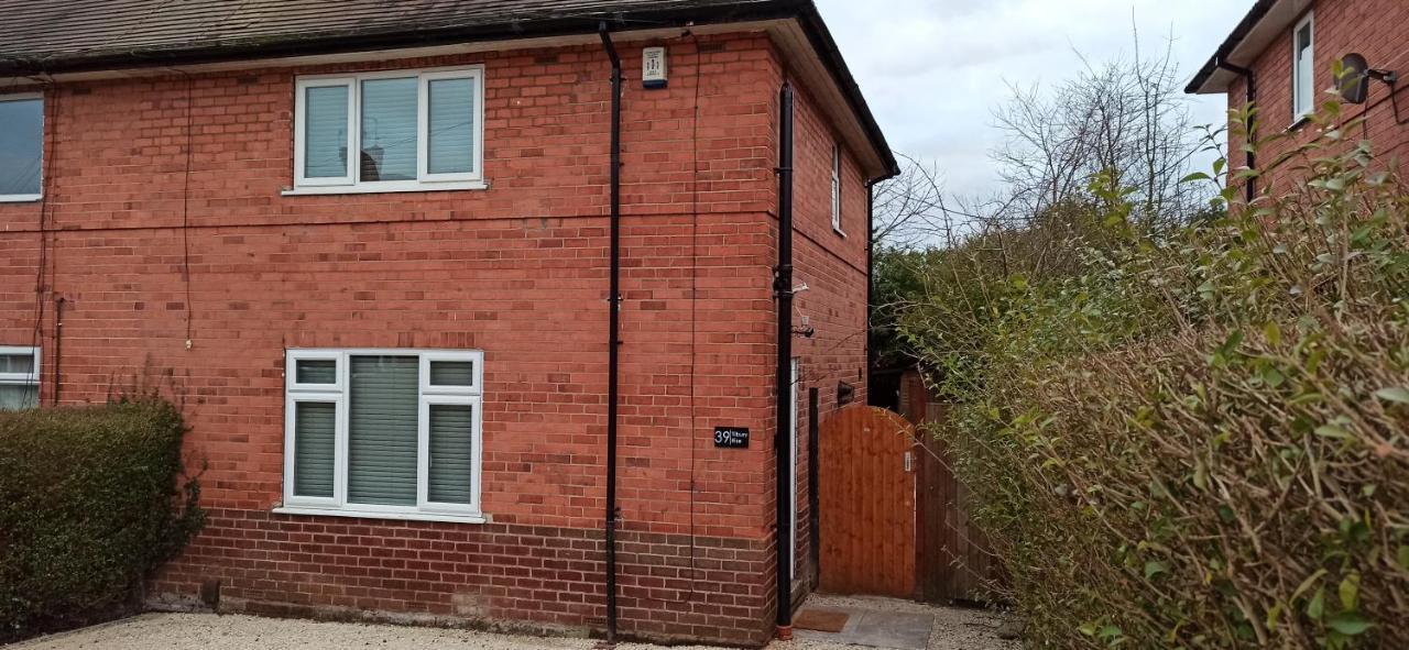 Stunning 3 Bed House Sleeps 5-6, Wifi, Off Street Parking In Close To M1 Ноттингем