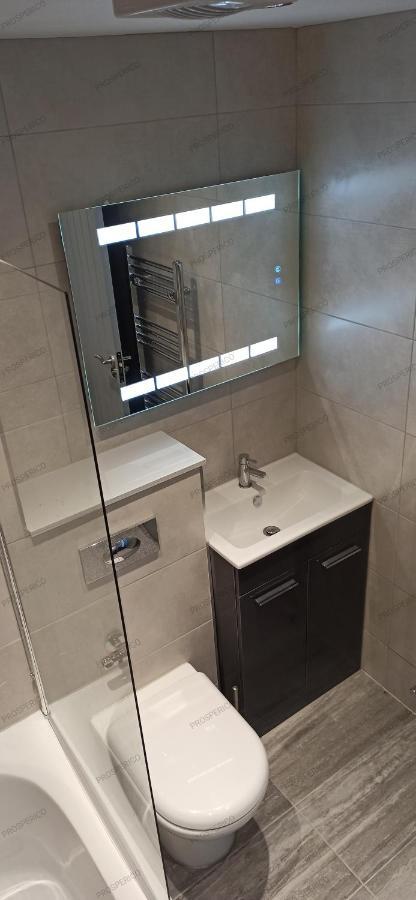 Stunning 3 Bed House Sleeps 5-6, Wifi, Off Street Parking In Close To M1 Apartamento