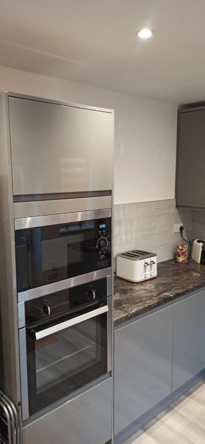 Stunning 3 Bed House Sleeps 5-6, Wifi, Off Street Parking In Close To M1 Ноттингем